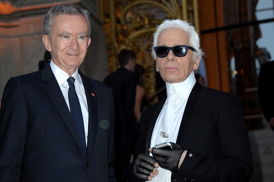 владелец Dior и Louis Vuitton Бернар Арно (слева) и Карл Лагерфельд. Фото: GLOBAL LOOK PRESS