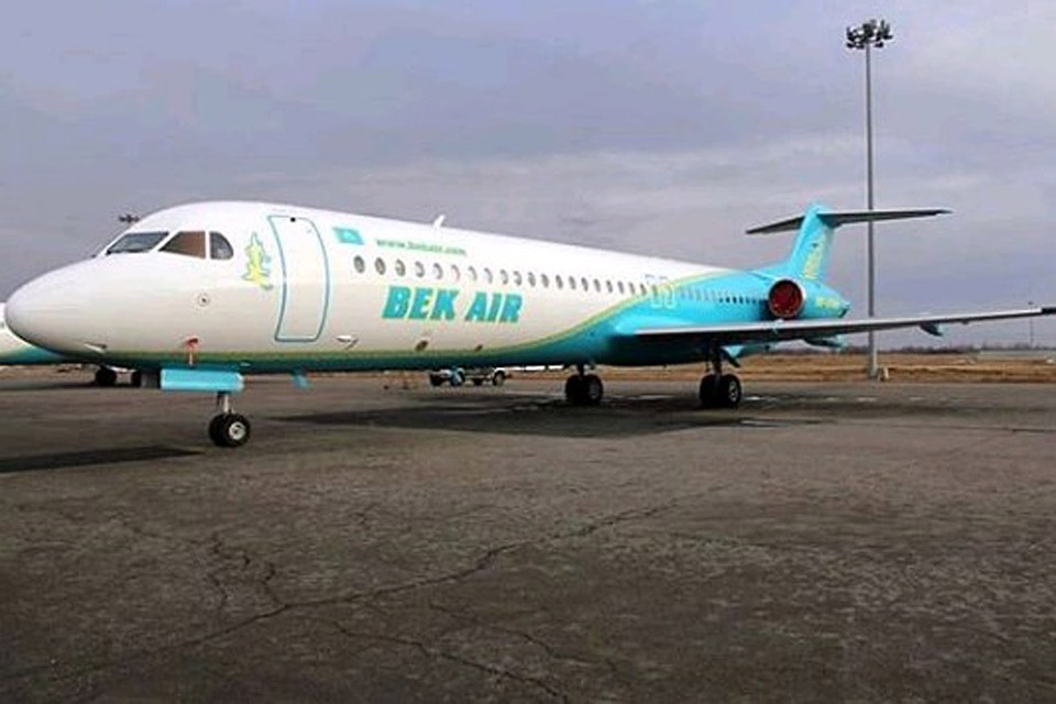 Самолет Фоккер-100 авиакомпании Бек Эйр.