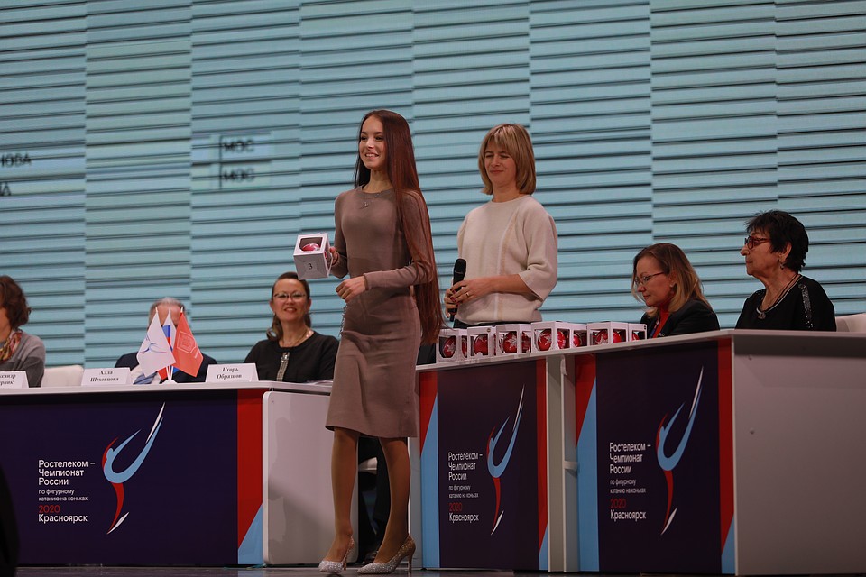 Анна Щербакова на жеребьевке: она еще не знает, что станет чемпинкой Фото: Мария ЛЕНЦ