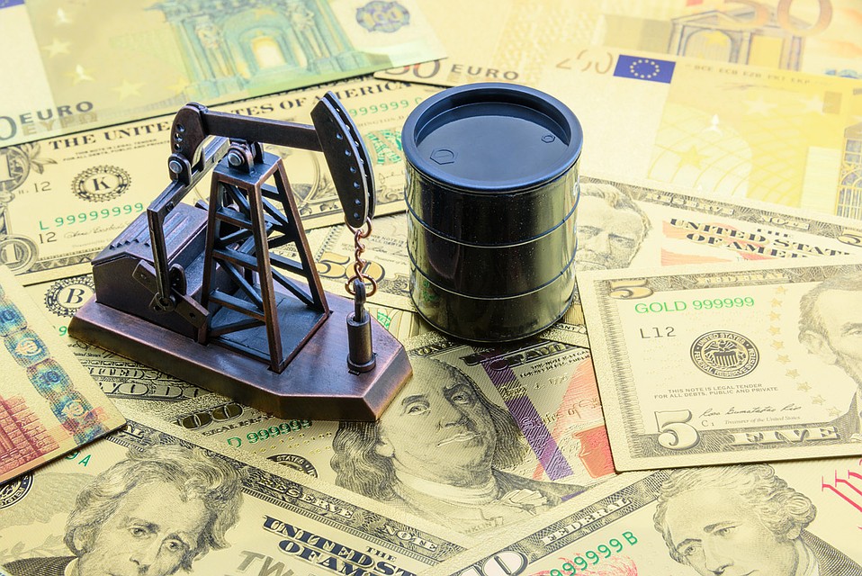 Цены на нефть удерживаются на комфортных для России уровнях из-за продолжающегося согласованного сокращения добычи странами ОПЕК+ Фото: Shutterstock