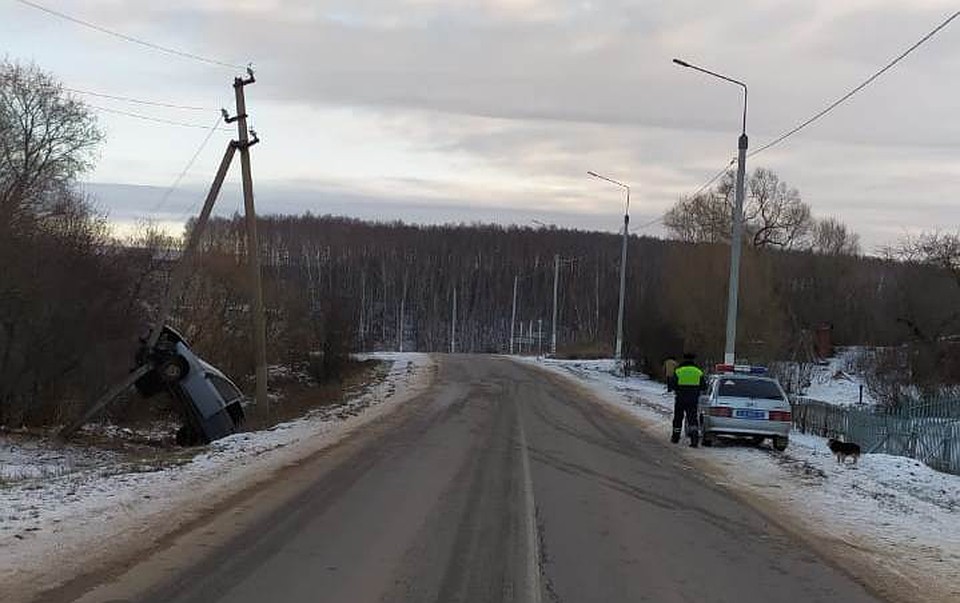 Фото с места аварии предоставлено пресс-службой УМВД России по Орловской области