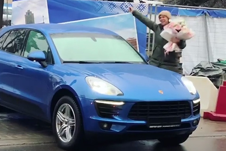 Стоимость Porsche Macan варьируется от $30 до $60 тысяч долларов в зависимости от комплектации и года выпуска. Фото: кадр из видео