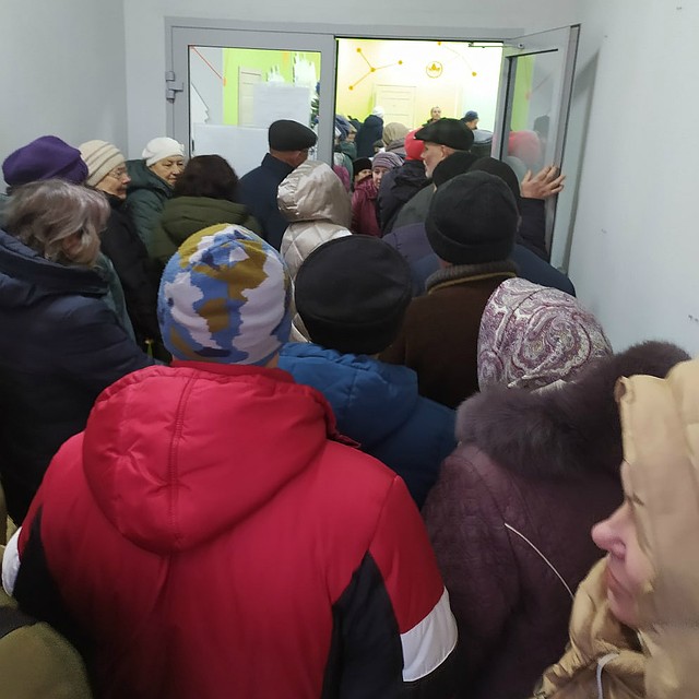 Сотрудники Центра соцзащиты предлагают продлевать льготу в ноябре или, например, летом. Фото: Алена БЕЗМЕНОВА