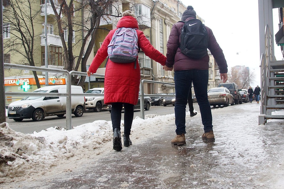 В МЧС обещают, что желтый режим опасности продлится до 17 января Фото: Светлана МАКОВЕЕВА