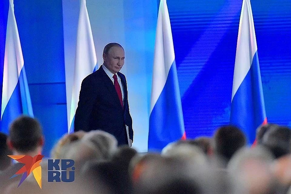 О необходимости внести правки в Конституцию президент объявил 15 января на Послании к Федеральному Собранию. Фото: Владимир ВЕЛЕНГУРИН