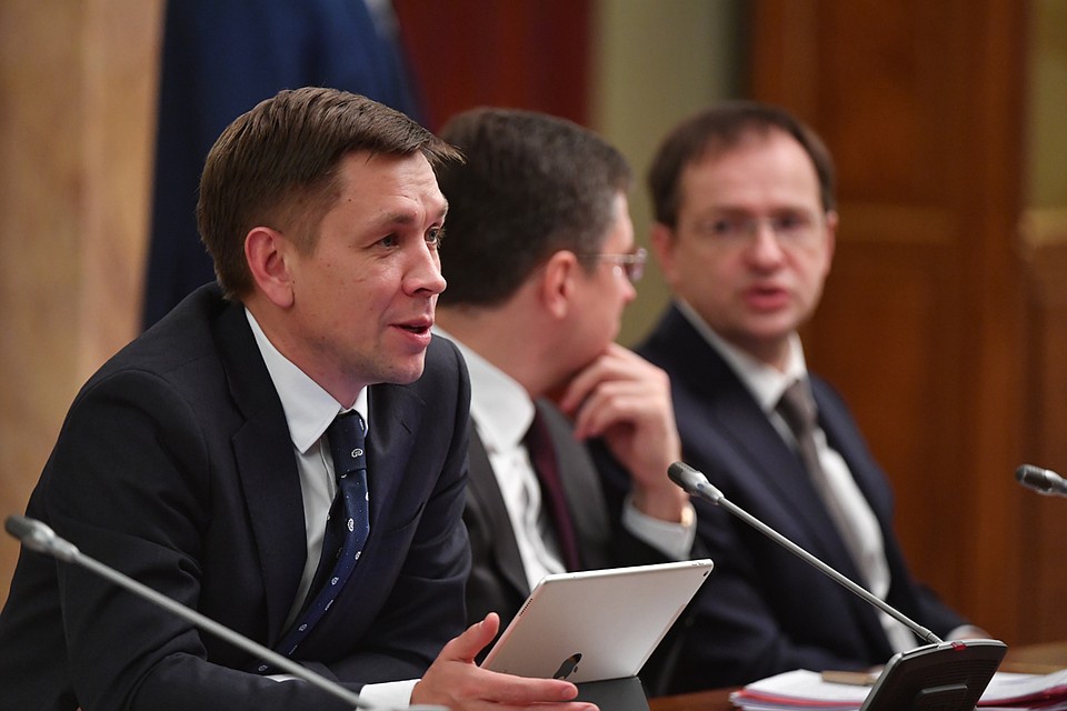 Министр цифрового развития, связи и массовых коммуникаций Константин Носков пока тоже не получил нового назначения. Фото: Владимир ВЕЛЕНГУРИН