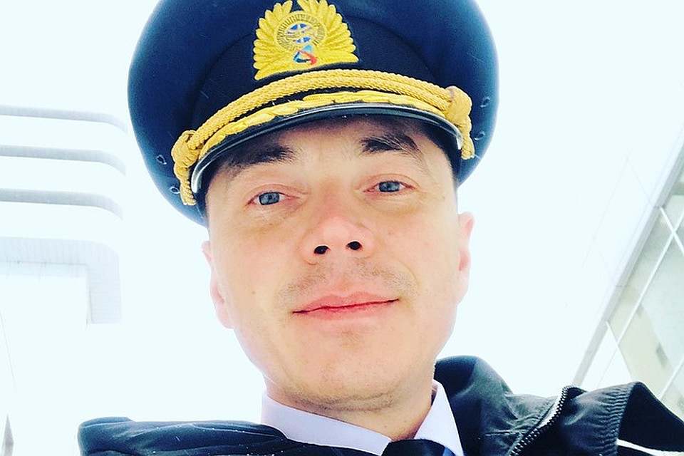 Пилота Дмитрия Гончаренко журналисты в спешке сочли бортпроводником самолета, совершившего жесткую посадку на кукурузном поле Фото: Личная страница героя публикации в соцсети