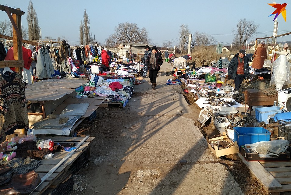 На блошином рынке Кишинева Фото: Наталья СИНЯВСКАЯ