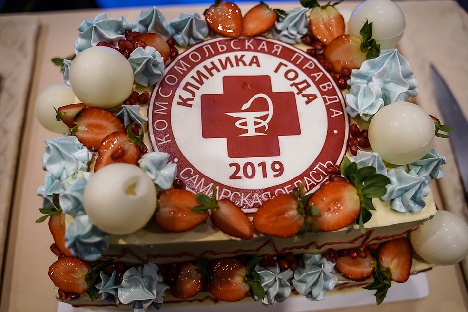 Подарок от мастерской тортов «Моменты Сладости» Фото: Светлана МАКОВЕЕВА