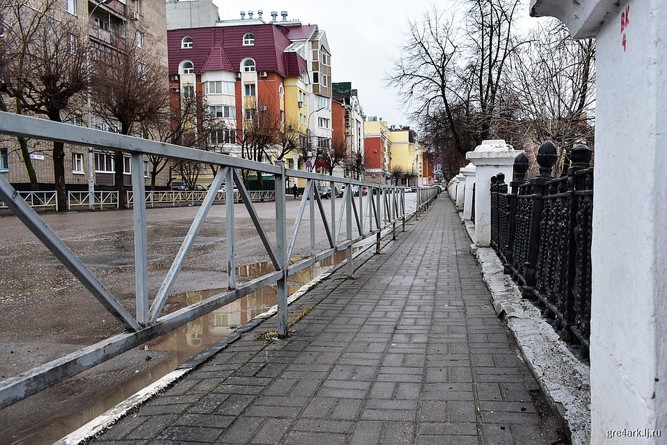 По словам урбаниста, Рязань уделала Париж по количеству заборов. Фото: Аркадий ГЕРШМАН | gre4ark.livejournal.com
