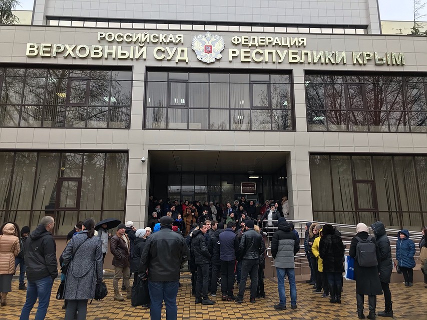 Поддержать Зубкова в суд явилась толпа Фото: Никита ПОЛЬКО