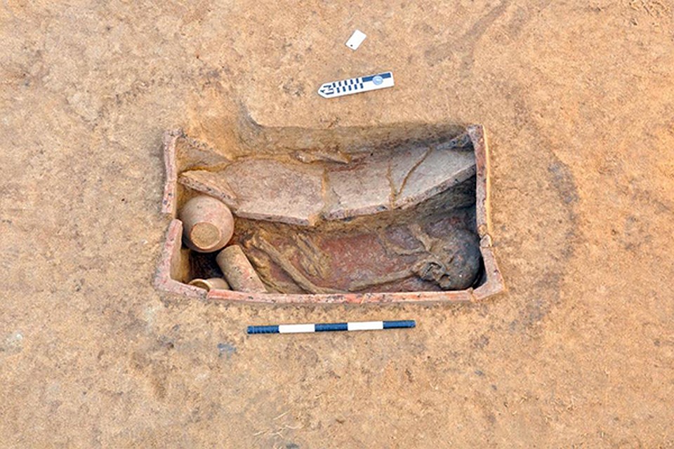 В гробах лежали погребальные аксессуары. Фото: antiquities.gov.eg