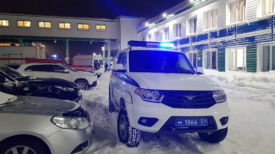 Пожар начался около пяти вечера. Фото: пресс-служба МЧС по Мурманской области