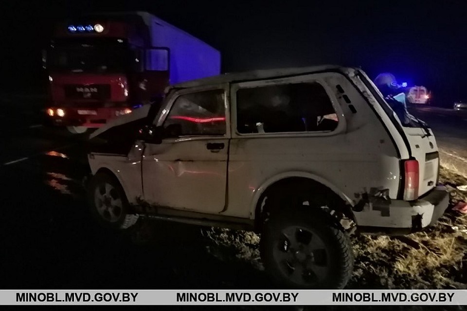 Фура в момент аварии выезжала с обочины. Фото: УВД Минского облисполкома.