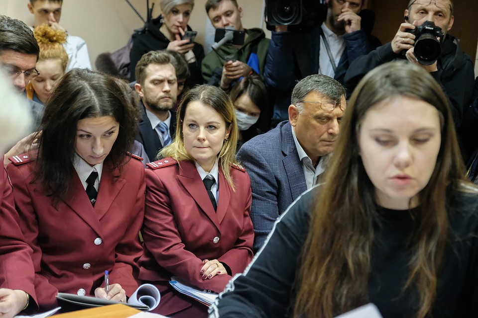 В суд пришли пятеро сотрудников Роспотребнадзора Фото: Артем КИЛЬКИН