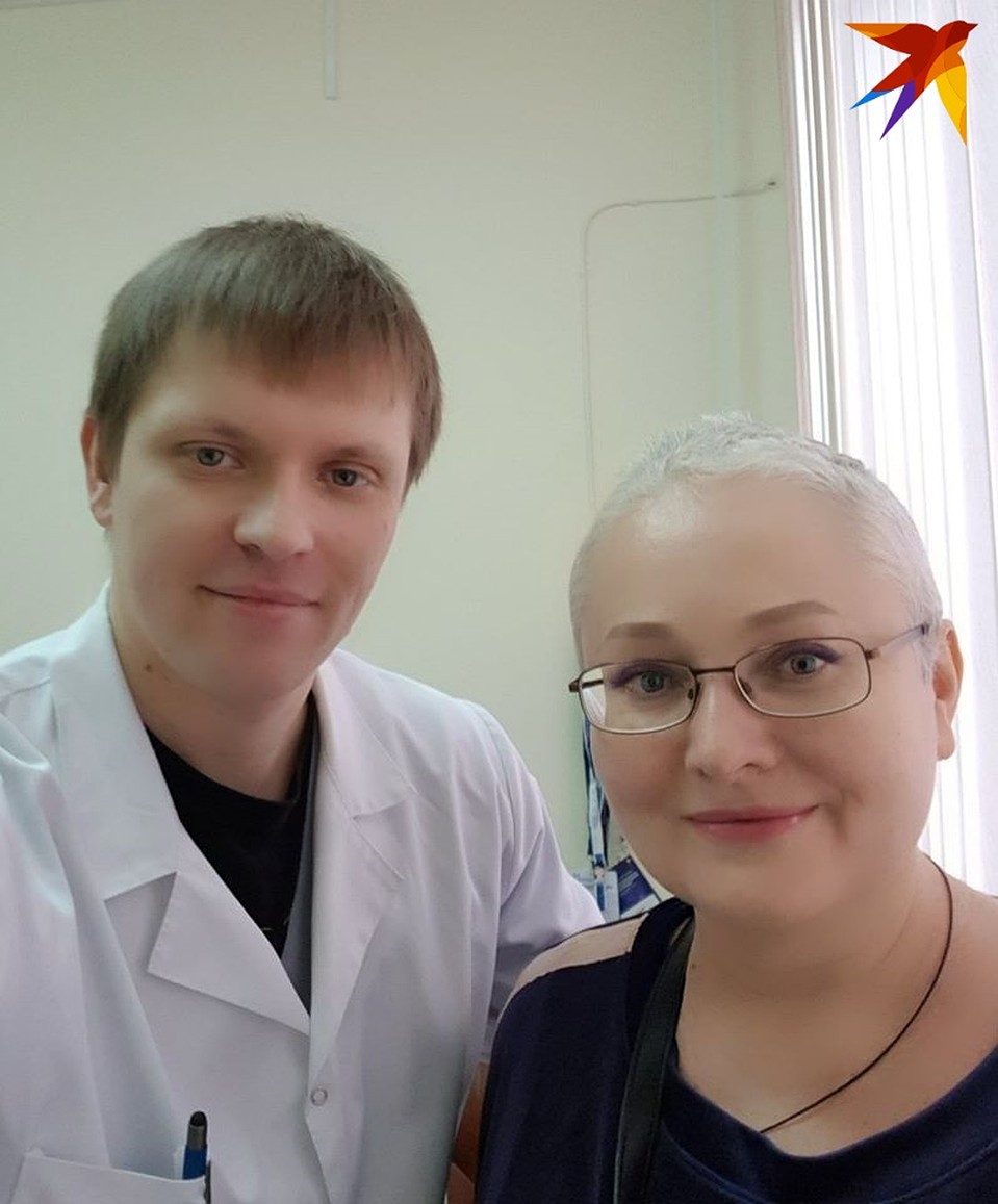 Наташа бесконечно признательна своему лечащему доктору, хирургу-онкологу Антону Хорову. Фото: личный архив.
