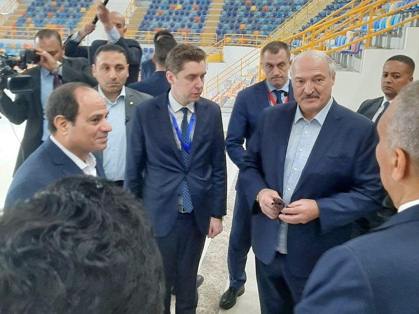 Александру Лукашенко показали различные объекты, в том числе и строящийся ледовый дворец. Фото: телеграм-канал "Пул Первого".