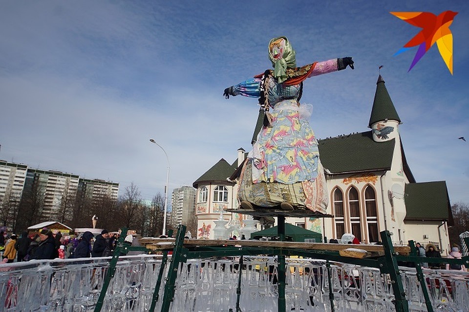 Куда же без сжигания чучела. Фото: Алексей БУЛАТОВ