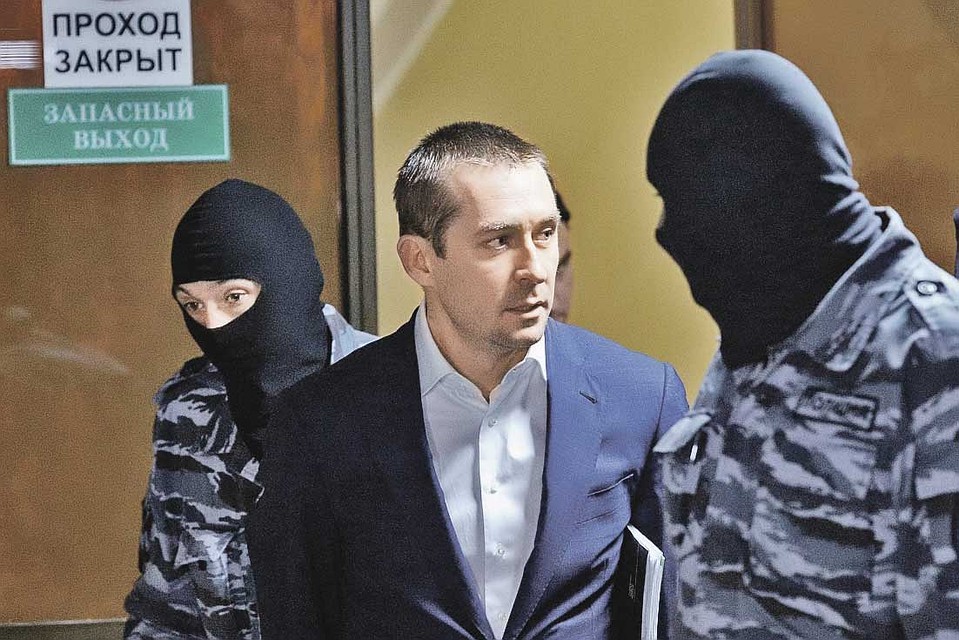 Бывшего полковника Дмитрия Захарченко ждет новое дело - о взятке в 1,5 млрд рублей. Фото: Агентство городских новостей "Москва"