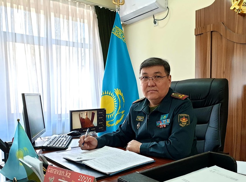 Главный военком города — начальник Департамента по делам обороны Алматы полковник Амантай Усербаев. Фото: Павел ЗЛОБИН