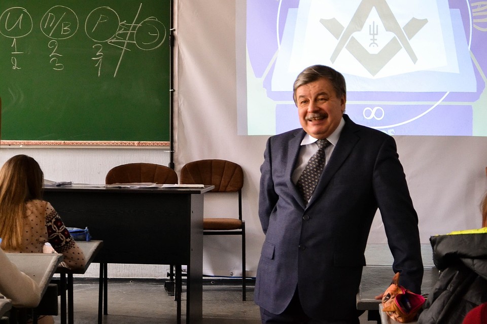 Преподаватель журналистики из Санкт-Петербурга Сергей Ильченко прочитал лекции в Донецком национальном университете. Фото: Маргарита Супрунова и Екатерина Московченко