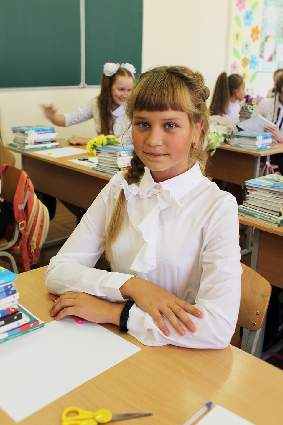 Настя еще в 6 классе, а уже занимает призовые места в научных конференциях. Фото: из личного архива