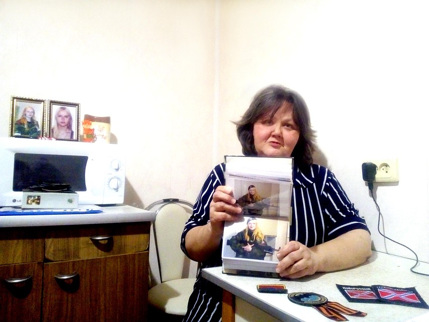 Марина Дмитриевна рассказала, что отец Ани, с которым она в разводе с 2003 года, военный, а сама она медик Фото: Роман ПОБЕРЕЖНЮК