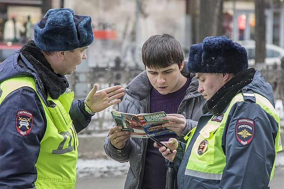 ГИБДД пока будет заниматься профилактическими беседами с теми, кто едет куда-то без веских причин