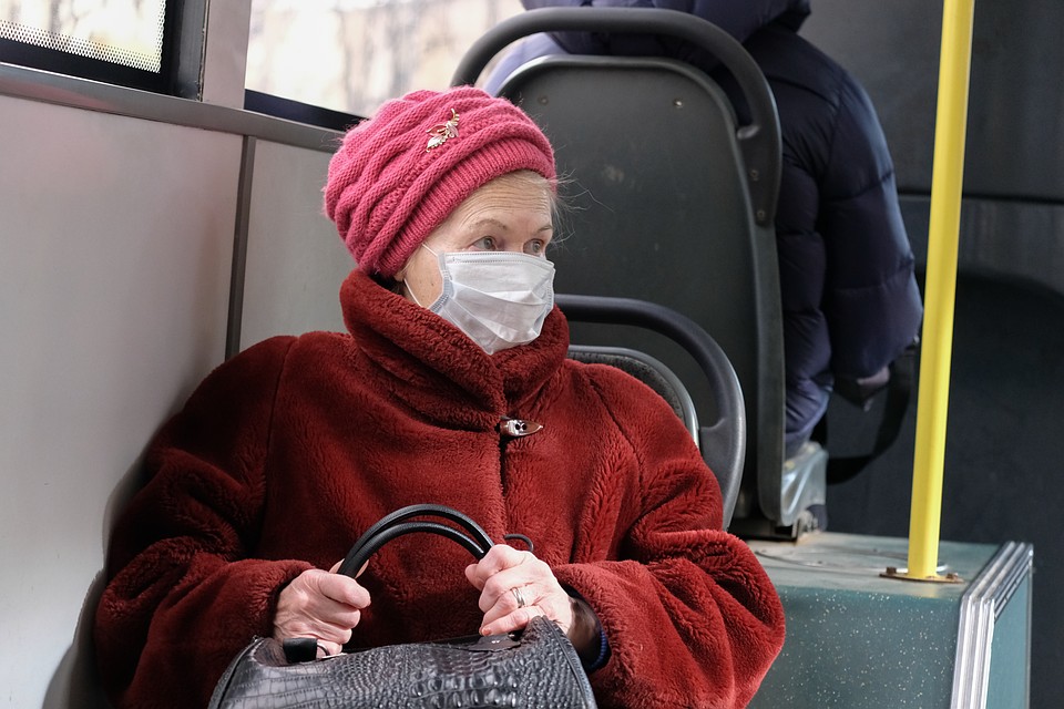Работающим пенсионерам, соблюдающим карантин, оплатят больничный с 6 по 19 апреля Фото: Артем КИЛЬКИН (архив)