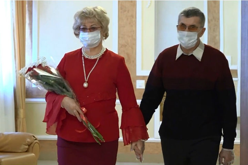 Невеста приехала к жениху в Усть-Кут из Оренбургской области. Фото: Антон АСЕЕВ, ТРК "Диалог".