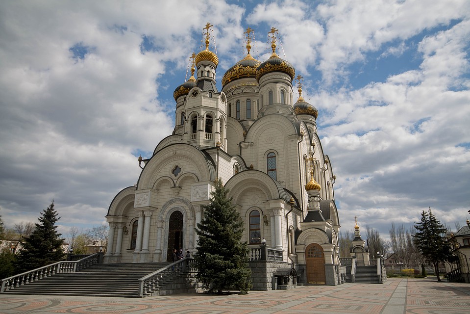 В Горловке прошла церемония прощания с трагически погибшей от украинского обстрела Мирославой Воронцовой Фото: Андрей ТРУБЕЦКИЙ