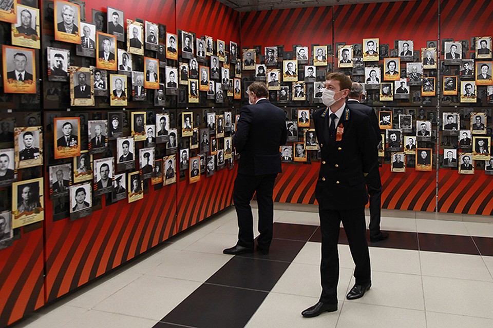 Экспозиция «Наш бессмертный полк» состоит из более, чем четырёхсот фотографий родственников сотрудников предприятий компании «СУЭК-Кузбасс». Фото: АО «СУЭК – Кузбасс».