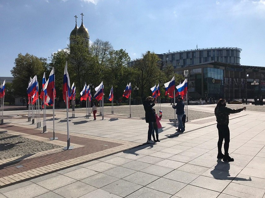 В эти минуты на площади Победы в Калининграде. Фото: Александр КАТЕРУША