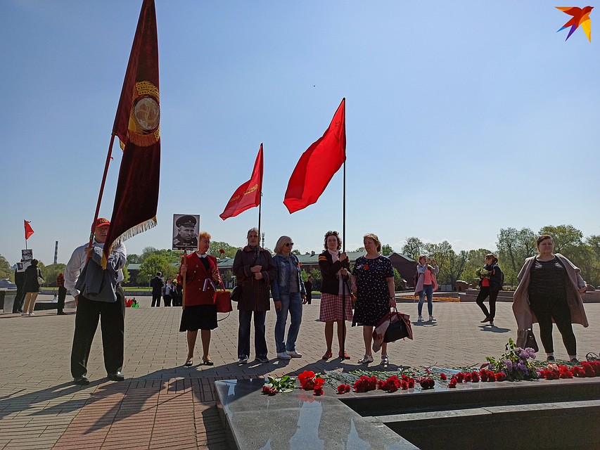 Брестские активисты партии левых «Справедливый мир» тоже пришли в крепость. Фото: Оксана БРОВАЧ