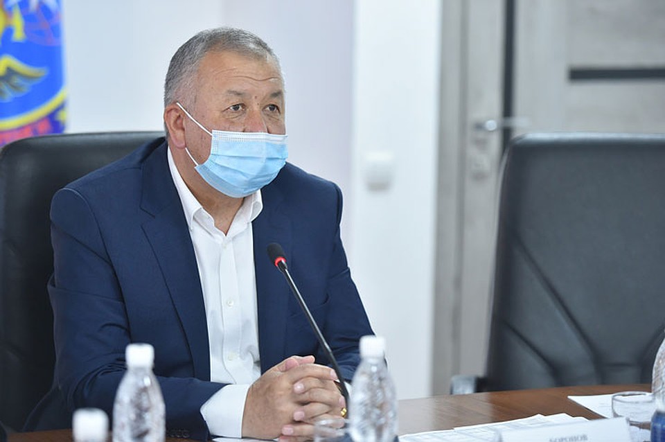 Боронов предупредил об ужесточении мер, если ситуация ухудшится. Фото: gov.kg