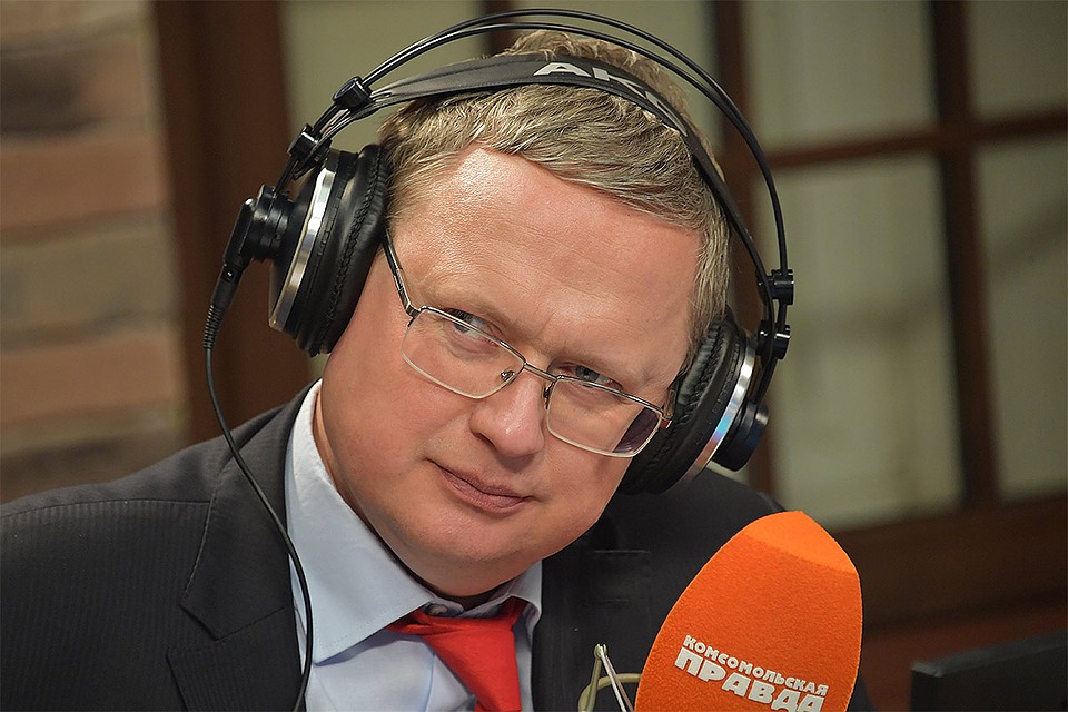 Директор Института проблем глобализации Михаил Делягин на радиостанции `Комсомольская правда` Фото: Владимир ВЕЛЕНГУРИН