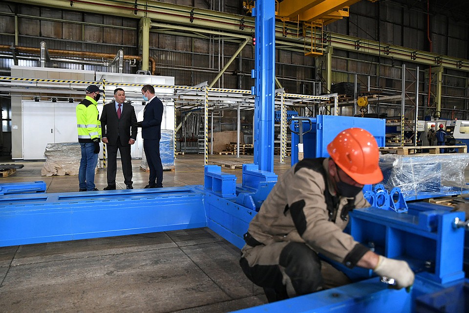 Губернатор оценил уровень производства. Фото: ПТО