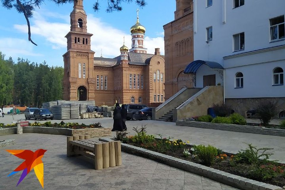 Очевидцы сообщают, что в обители многие ходят без маски, объясняя это тем, что никакого коронавируса нет. Фото: Евгений СТОЯНОВ