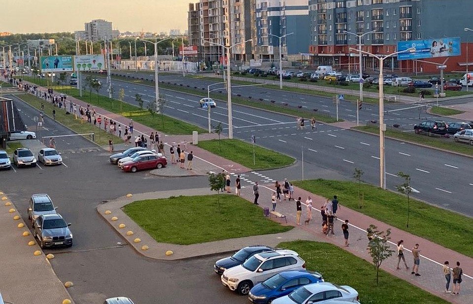 В Минске участники акции собрались не только в центре города, но и в районе Грушевка.
