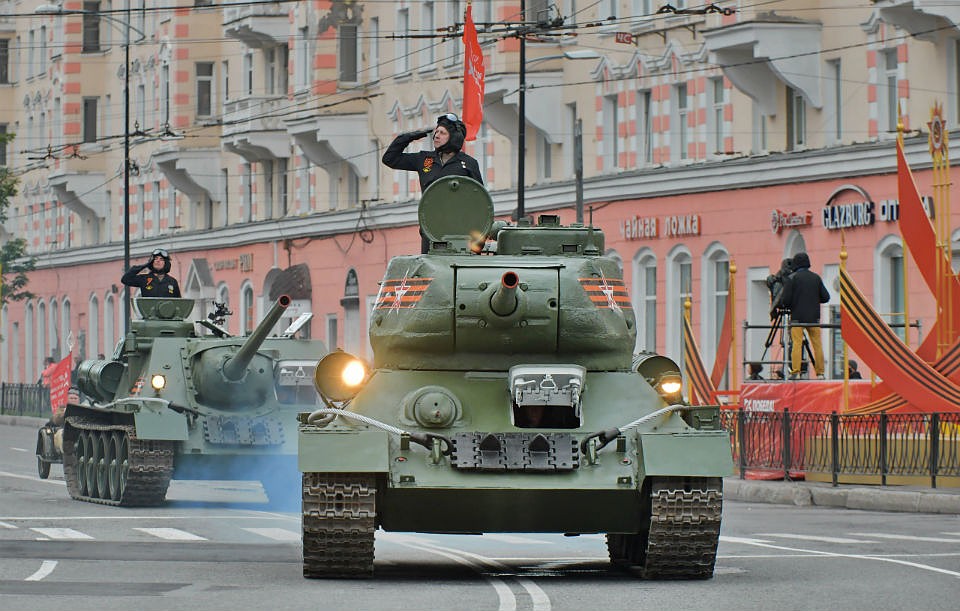 На Параде пройдет механизированная колонна. Фото: Олег ФИЛОНОК