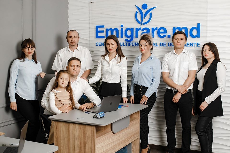 Специалисты компании Emigrare.md помогут оформить пакет документов с нуля и подготовят к прохождению присяги.