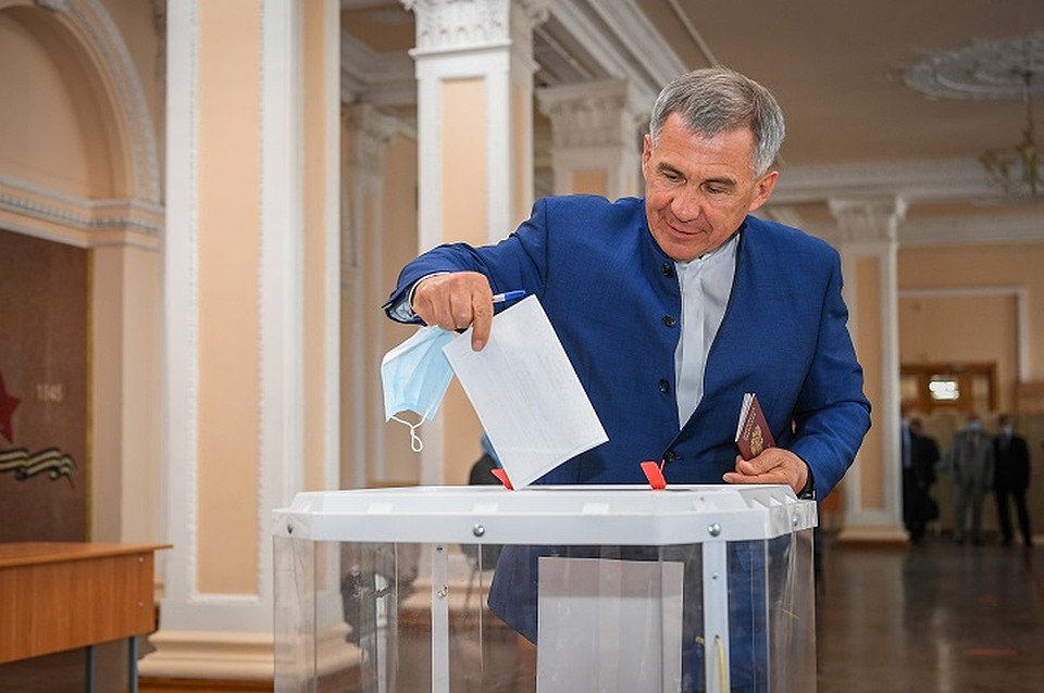Одним из первых свой выбор сделал президент Татарстана Рустам Минниханов. Фото: president.tatarstan.ru