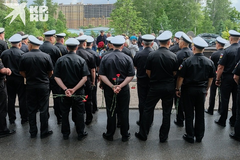 Военные выстроились в три шеренги Фото: Артем КИЛЬКИН