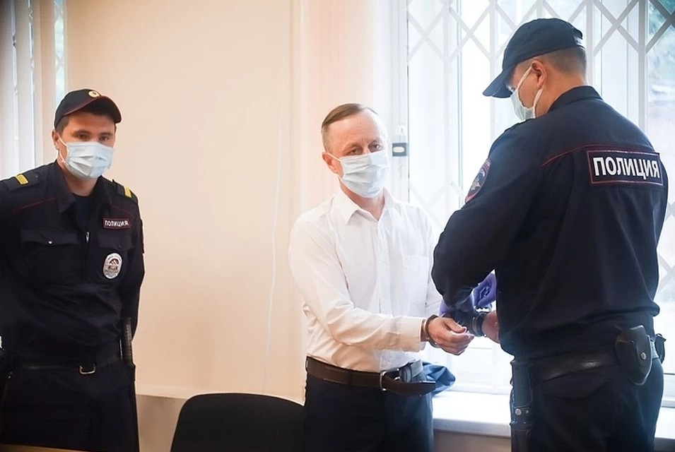 Валерий Сыропятов находился под подпиской о невыезде, а после оглашения приговора на него надели наручники. Фото: Василий Вахрин