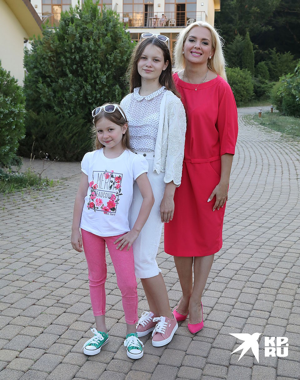 Мария Порошина с дочерьми Фото: Лариса КУДРЯВЦЕВА/ЭГ