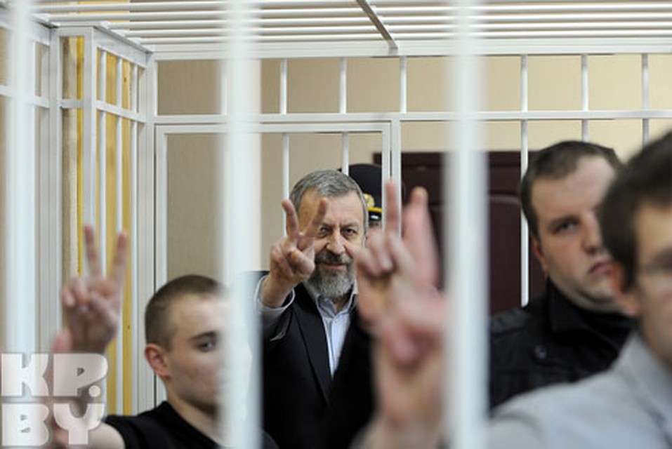 Политик не признает вины.