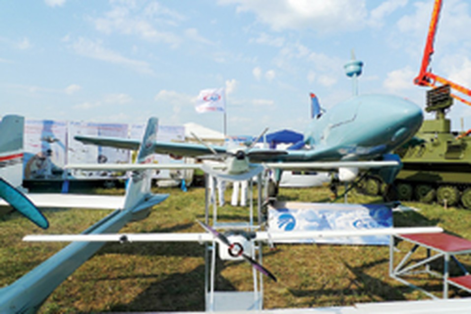 Экспозиция КБ «Луч» на «МАКС-2011»