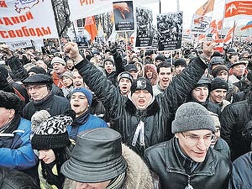 На митинги вышел средний класс, создания которого как раз и добивалась путинская власть. Фото: Анатолий ЖДАНОВ