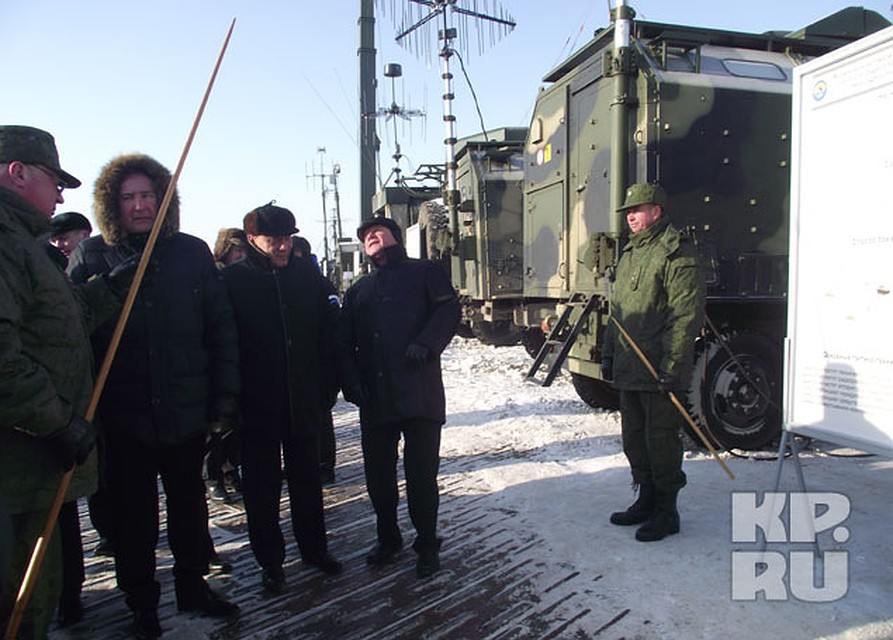 На аэродроме «Балтимор» зампреду правительства продемонстрировали новейшие средства радиоэлектронной борьбы. Фото: Ольга ВОЛКОВА