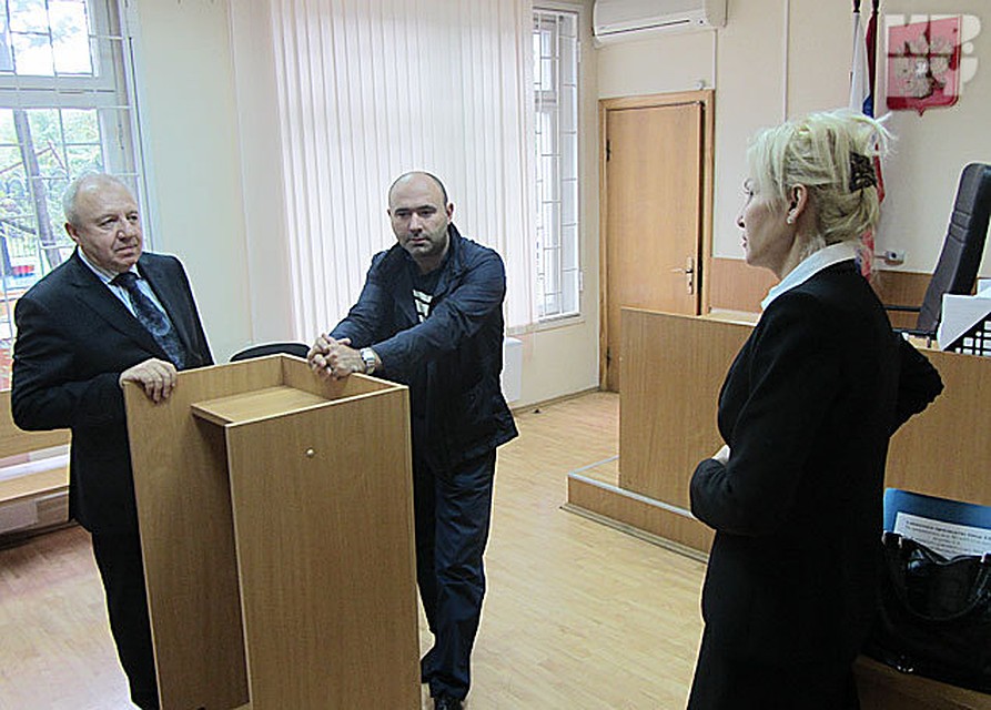Сами звездные супруги в суд не пришли. Все вопросы решали через адвокатов.